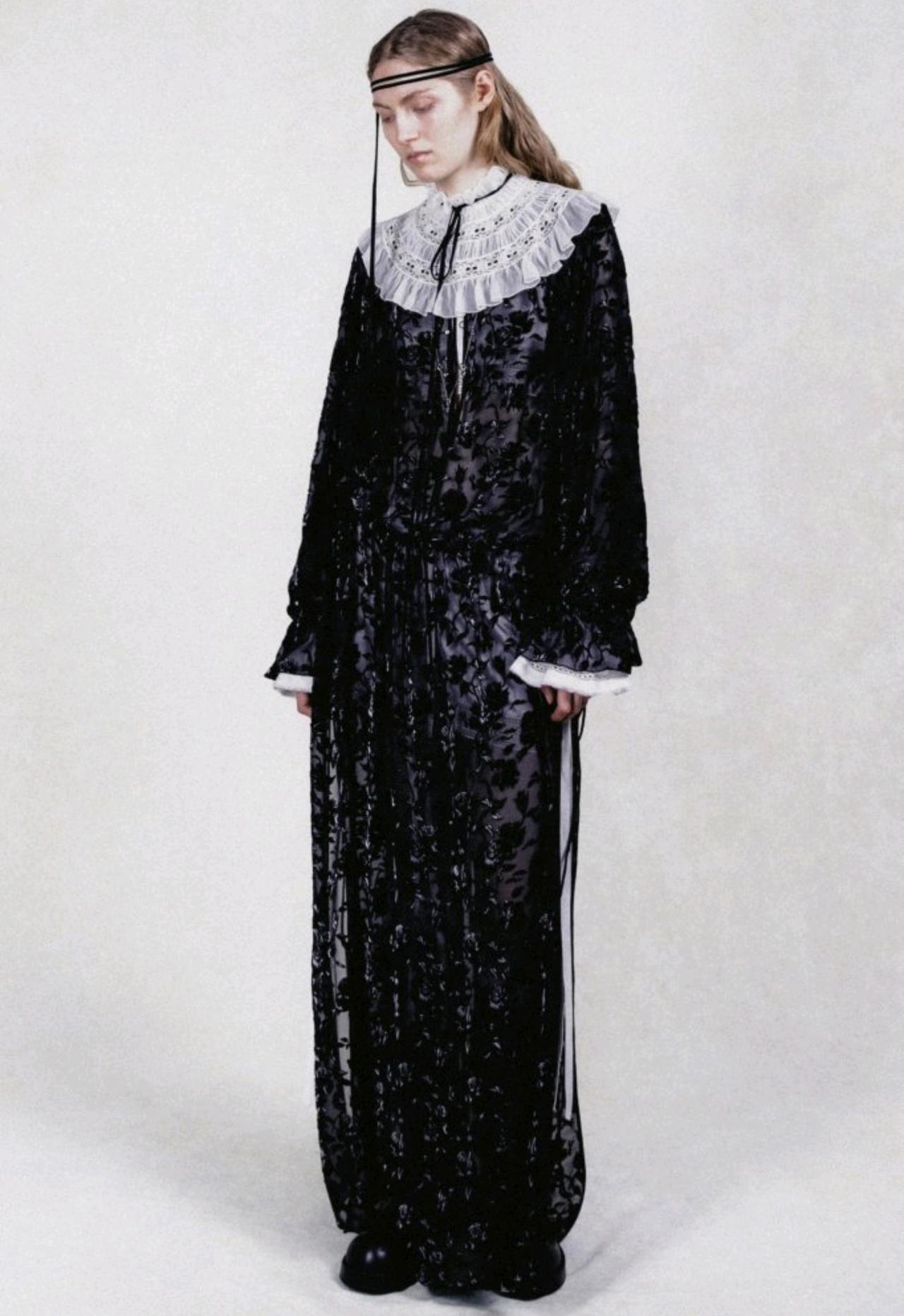 Ann Demeulemeester 2026早秋系列最难得的，是把高级感落到了