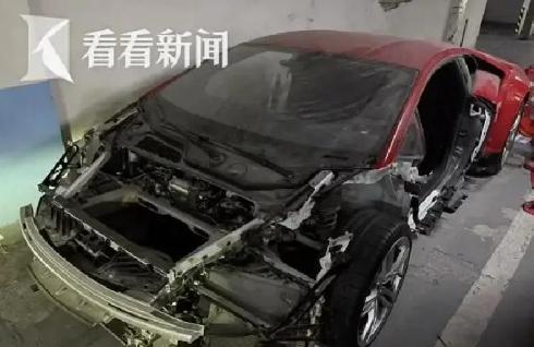 胆太大了！上海一名女子出国前，将百万红色跑车停在地库并罩好车衣，未料百余天归来竟