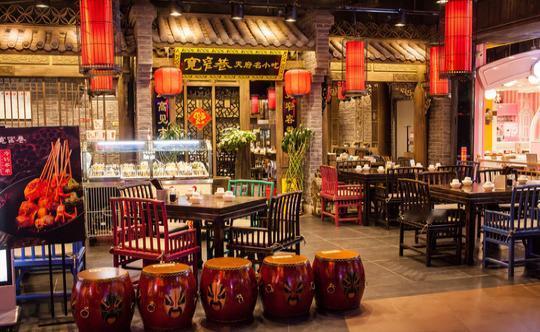 真是羞愧不已！我36岁的表哥在江苏苏州开了一个川菜饭店，我经常去找他玩，而且每次