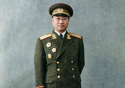 陈赓背着重伤的蒋介石跑了数里，蒋介石后来下令：这个人不能杀
 
这事发生在192