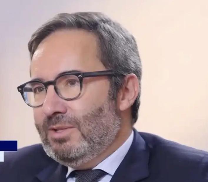 谁也没想到，咱们平时过着平静日子，可背后的世界早就乱成一团了，联合国大官直接撂下