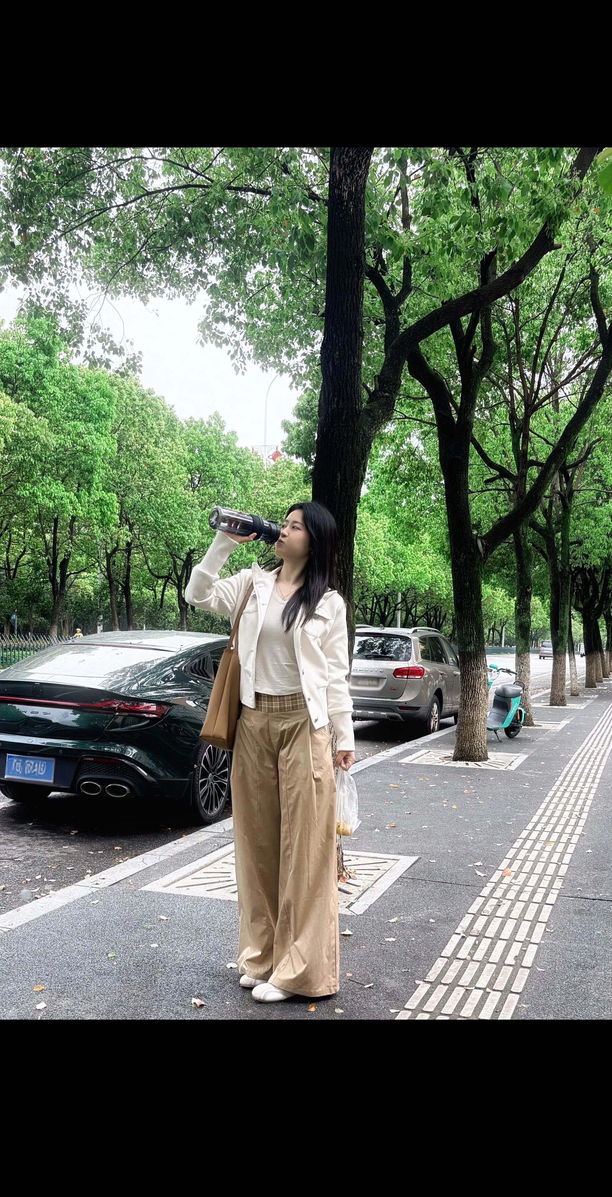 不论我周末在干嘛，周一的我将准时出现在讲台上👩🏻‍🏫照骗照骗，依...