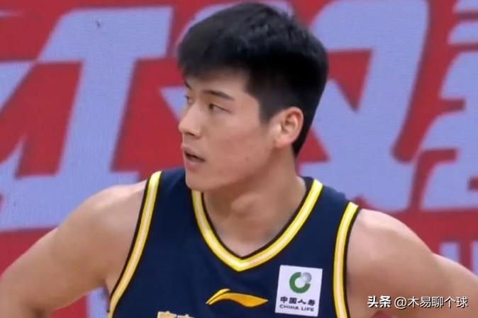 广东男篮最该培养之人反遭弃用！
广东男篮虽然以81比97不敌上海男篮，但是比赛内