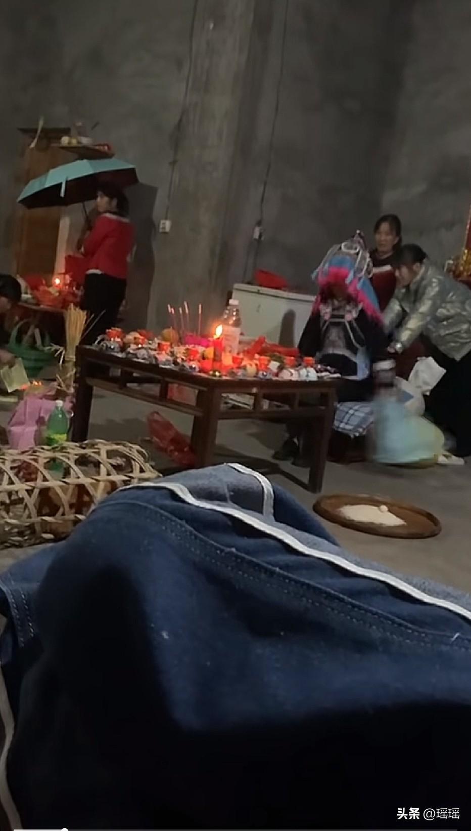 不敢谈布依族  以前谈了一个  分手住院一个月没好，找了好几个道士才弄好的。[泣