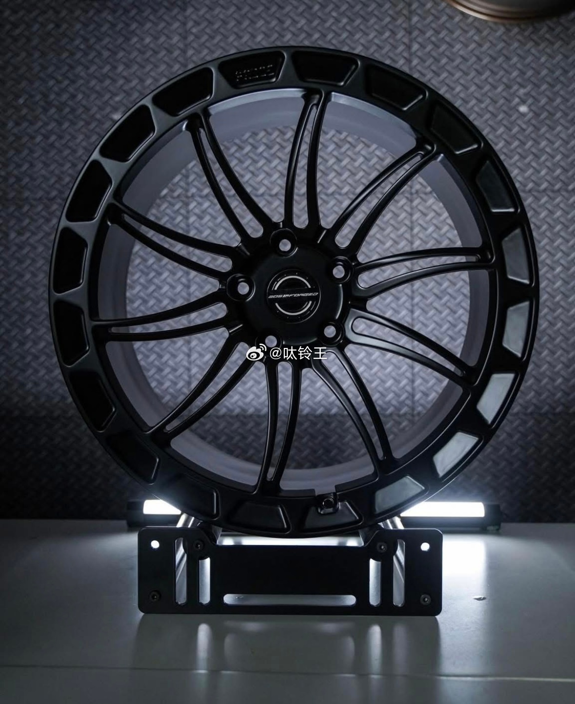 顺其自然的节奏，比追赶更自由”TLFW 𝐅𝐎𝐑𝐆𝐄𝐃 继续接单个性化