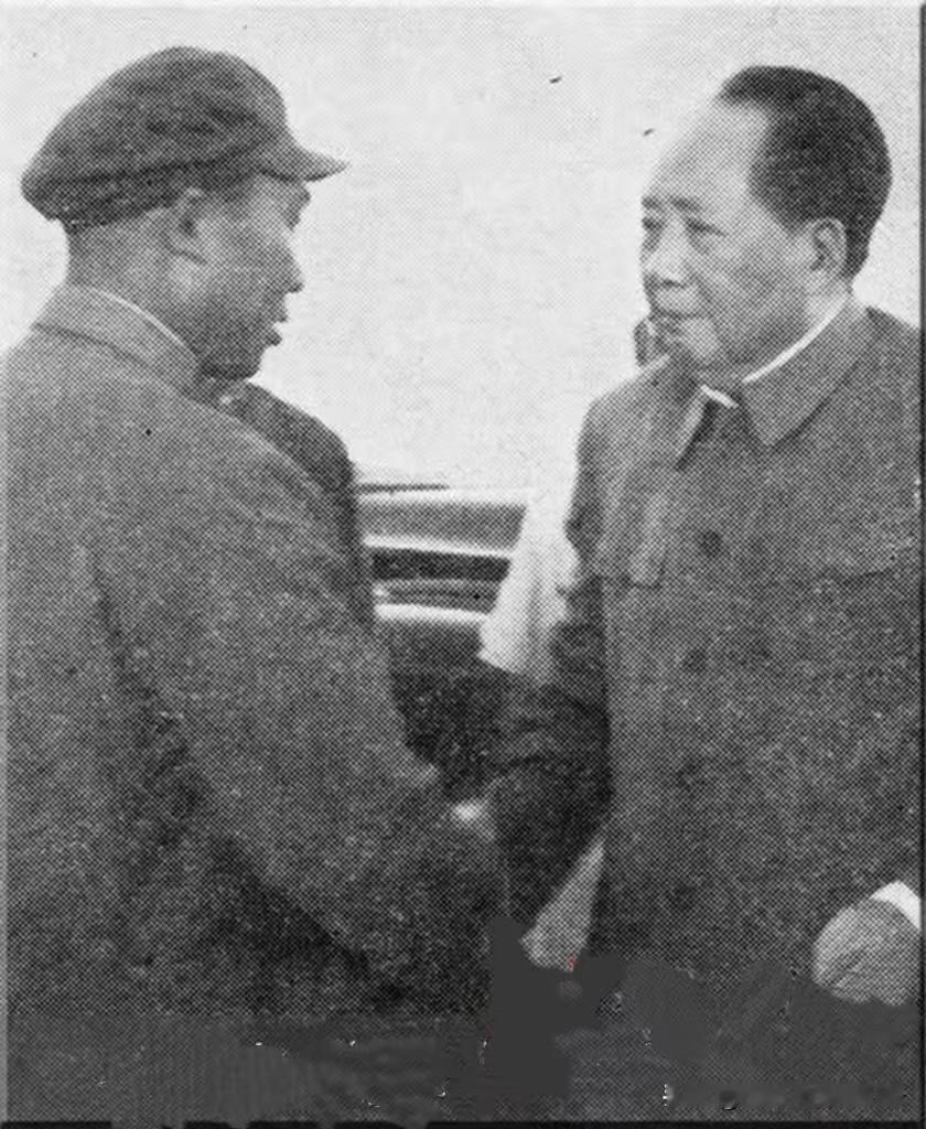 毛泽东思想，毛主席时代，
干部队伍三三制：
三分之一在基层调查研究，听取民情、民