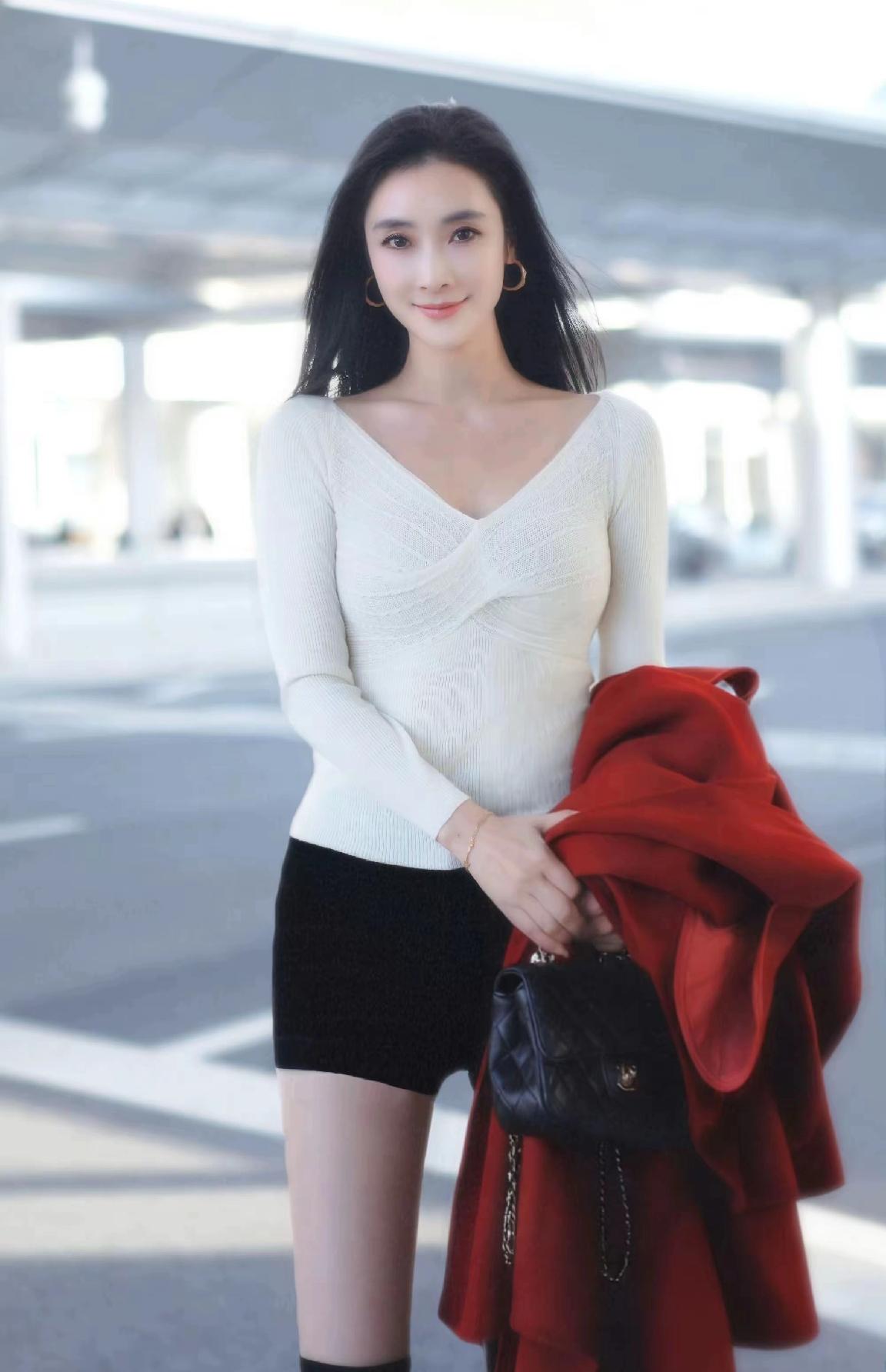 知世故而不世故， 处江湖而远江湖。