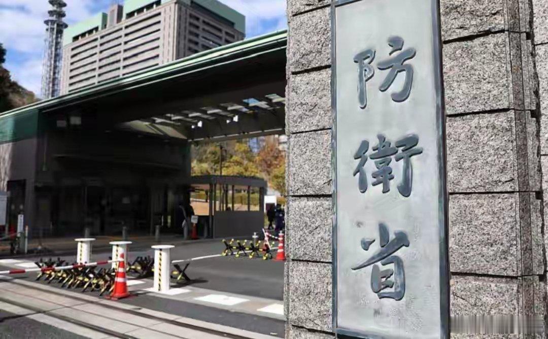 日本彻底不装了，小泉正式宣告，高市下定决心，日方有“新角色”日本这回果然被中方给