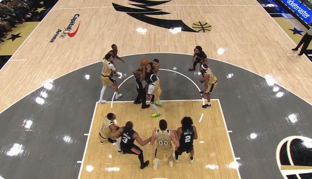 文班肘击裁判脑袋