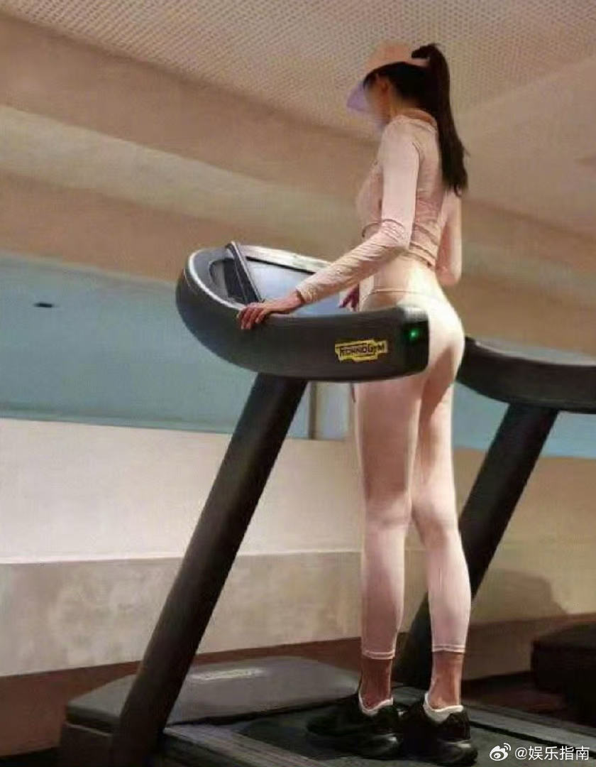 林志玲51岁体态这么好呢！这状态你说她二十岁我都信啊 