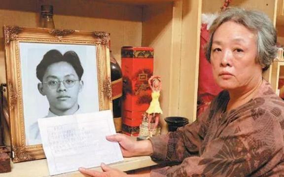1997年，士兵江国庆强奸女童被判死刑，枪决前江国庆咬牙切齿地诅咒说：“人不是我