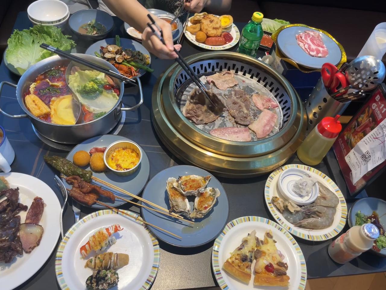 我似乎找到了吃大餐不长肉的窍门啦！
五一节，5天吃了5顿大餐，竟然只长了0.3公