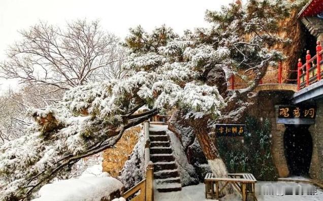 锦州的冬天要怎么玩？
给你一个2天1晚的旅行攻略。

第一天出发
我们导航“北镇