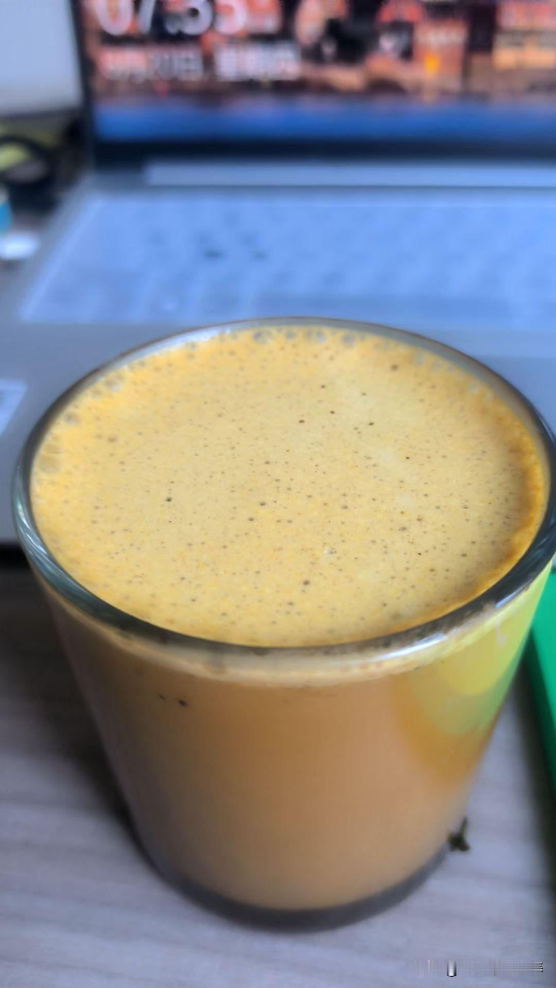 每天早上的防弹咖啡，都是满满登登
​
​一杯防弹咖啡，开启一天的工作和生活