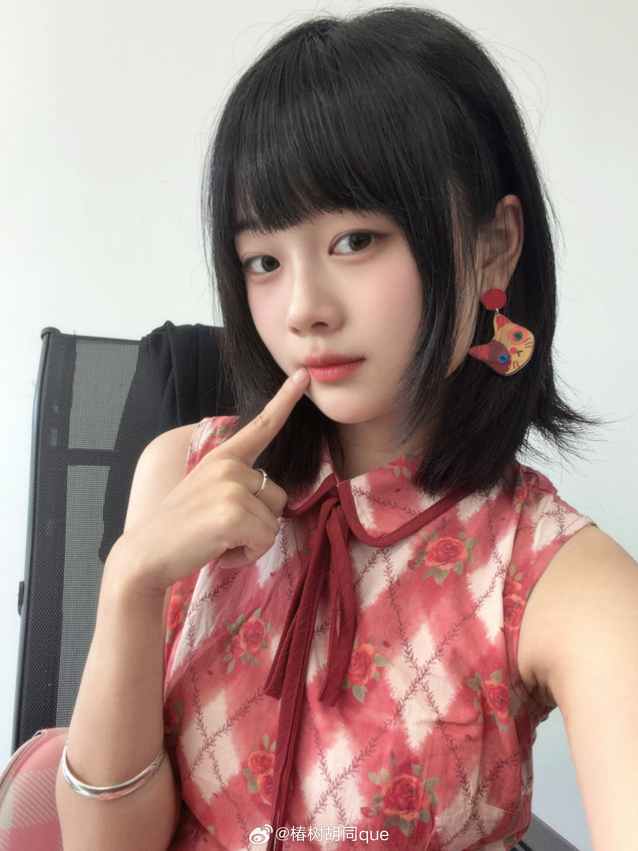 红色就是很显白啊