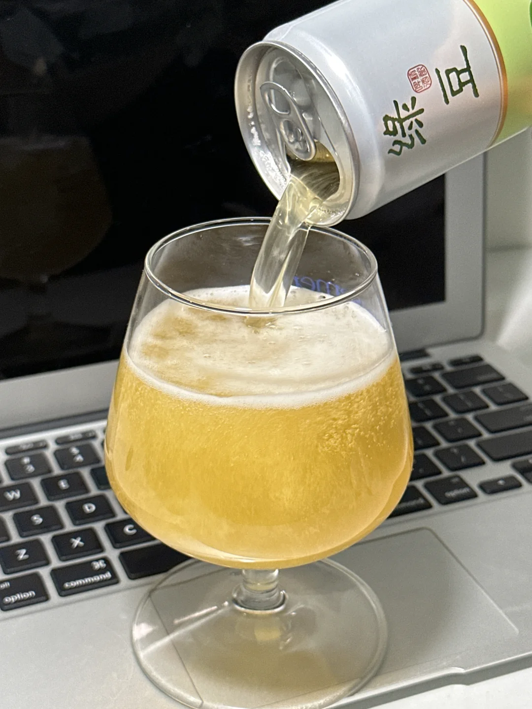 山姆喝到坠清爽的一杯。。。。