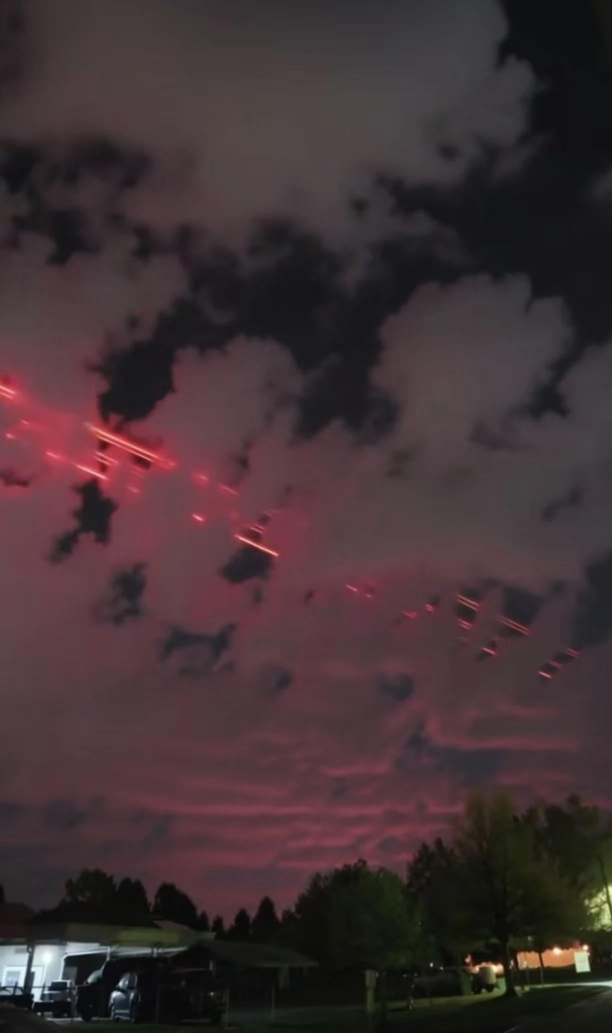 新年生活图鉴在这个世界上，谁拳头最硬，谁说了就算谁的军事实力最强，谁说了就算。特