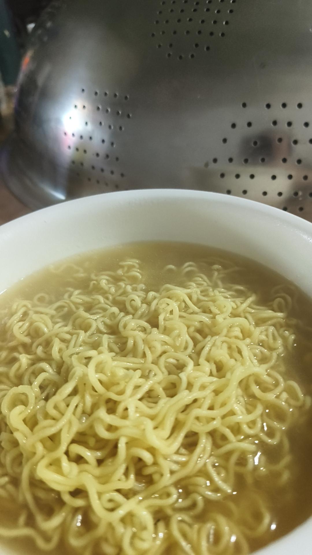 家里快供不起你上班了。这句话在网上很火我以为是假的，没想到是真的。我那上大学的孩