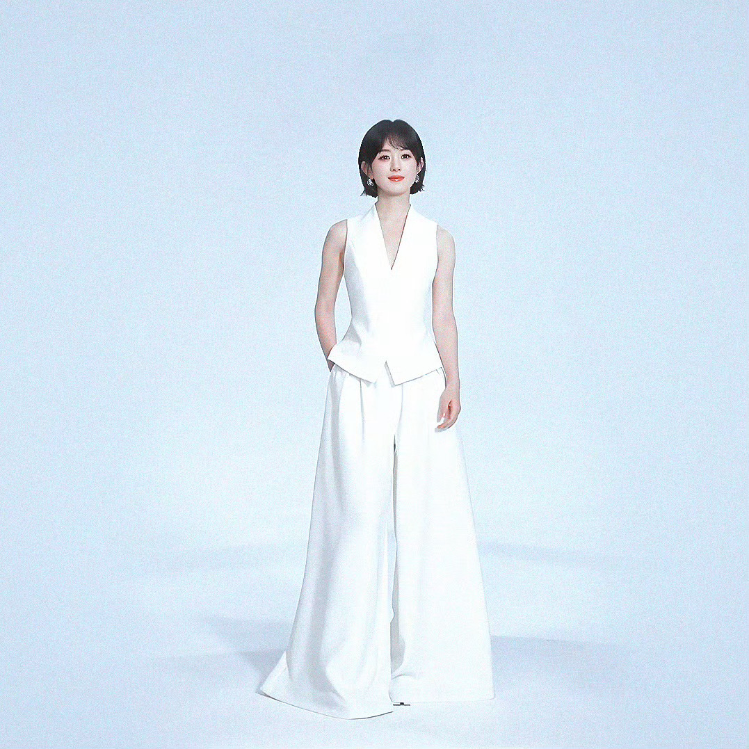 赵丽颖[超话] ⚪⚫温婉大气[期待]​​​