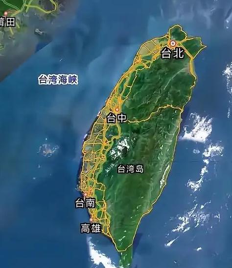 这一次，台海周边是真的紧起来了。

短短两天时间，多型战机、多艘军舰、公务船同步