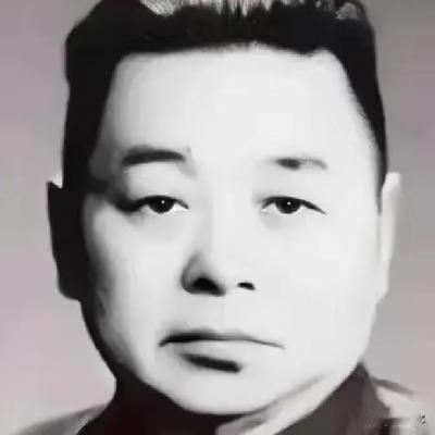 蒋介石无论如何都想不到，一个被他夺了兵权、闲置整整 7 年的“光杆司令”，194