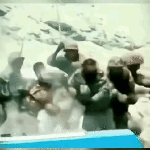 看着他们在高寒地带拼命地守护着我们的疆土，有什么理由抱怨。
因为他们的守护，我们