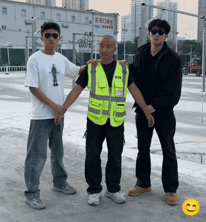 不知道发生什么事情，
我们也不好意思问。