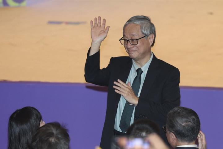 台湾文化部门负责人拿文化类比丐帮、称丐帮最后统一江湖！网批：无知又乱扯


梅花