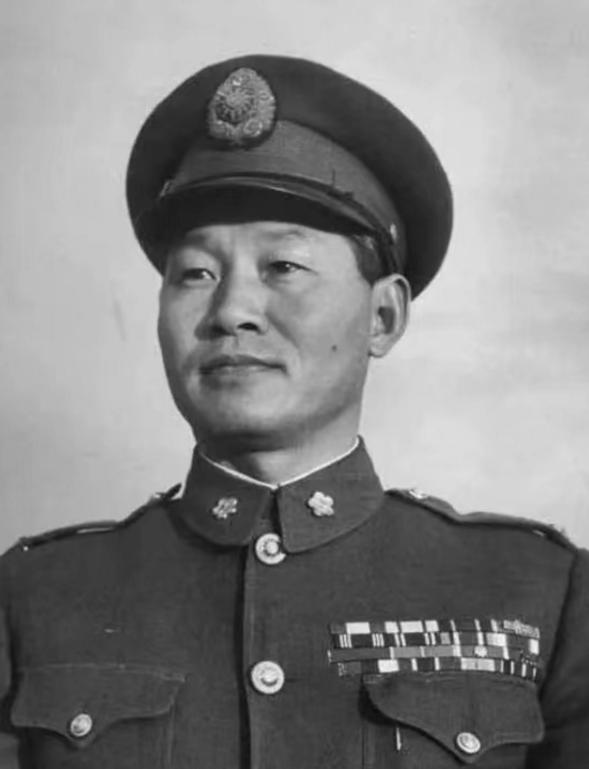 1987年，蒋经国去看被幽禁了33年的孙立人。见面后，孙立人先是沉默，随后开口说