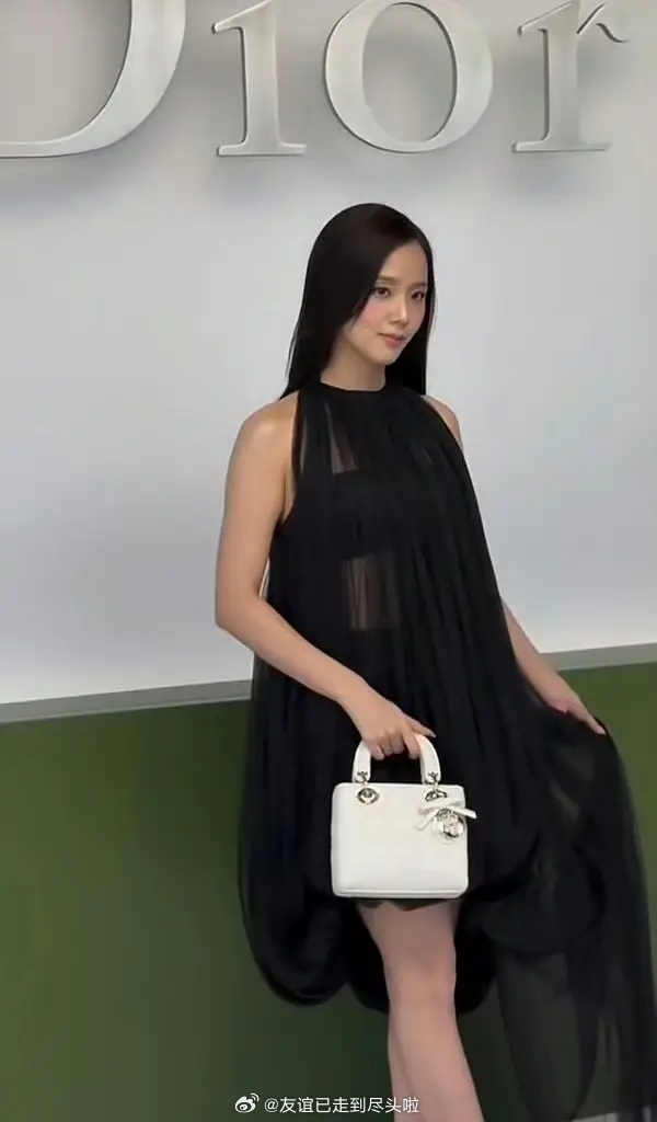 女明星迪奥看秀造型，pick谁？王楚然、金智秀、LingOrmDior大秀 迪奥