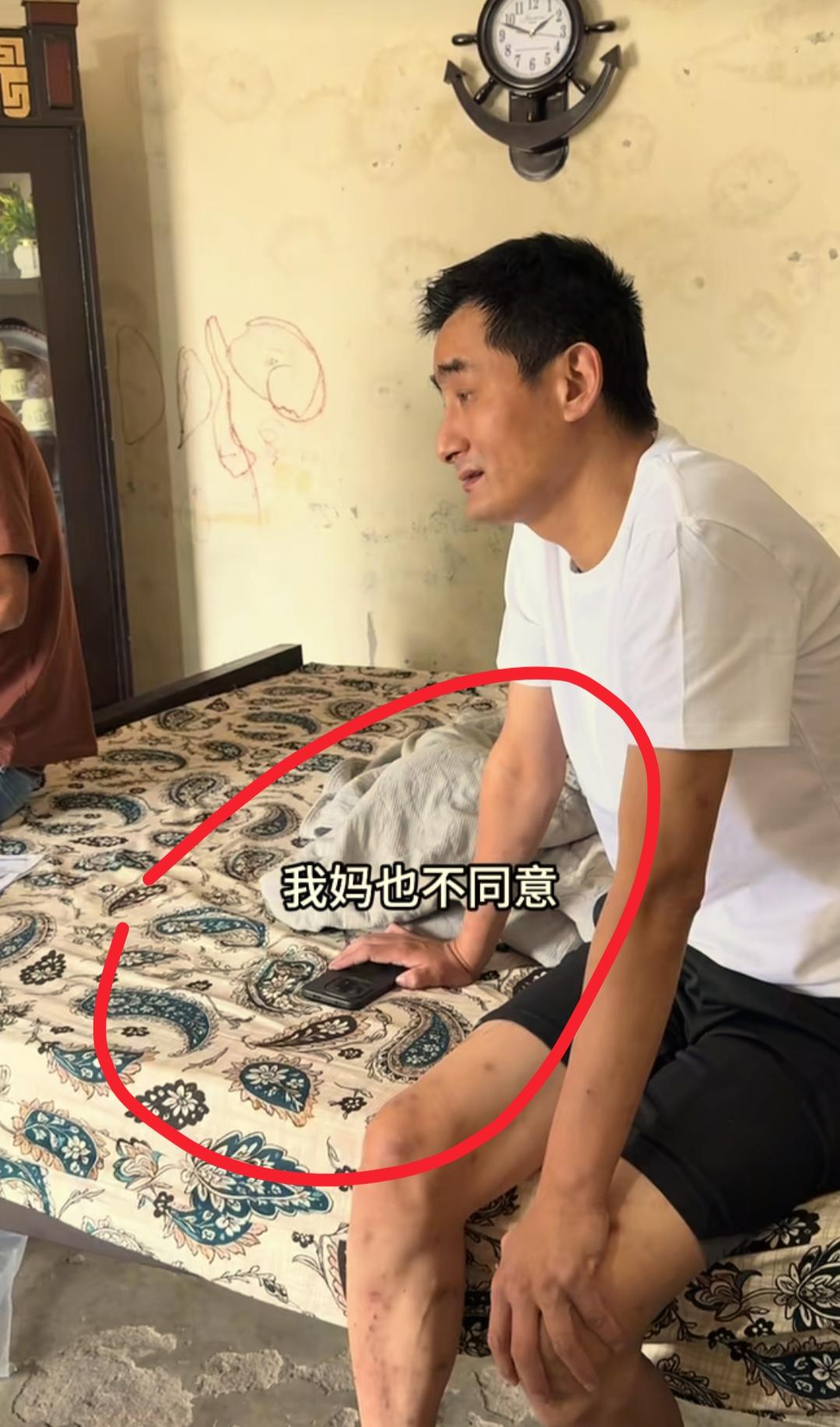 看到小赵说巴基斯坦环境差我忍了
看到皮衣哥要帮小赵和他孩子返回中国我也忍了
可是