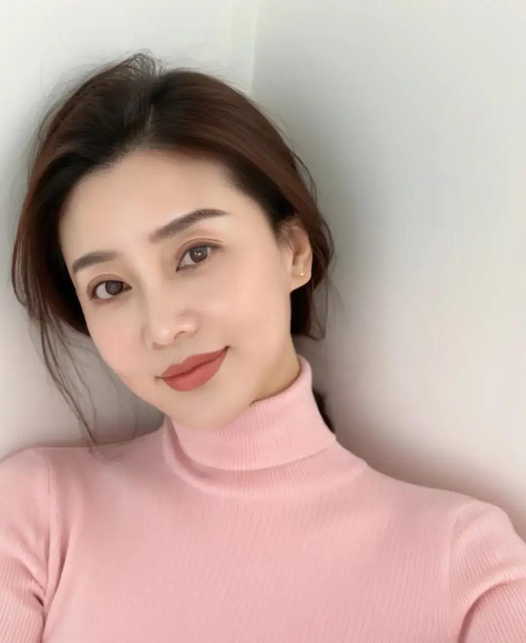 婚姻真的是好事的话 ，
按照国情是要托关系的！
真那么好的话，得摇号，得积分，得