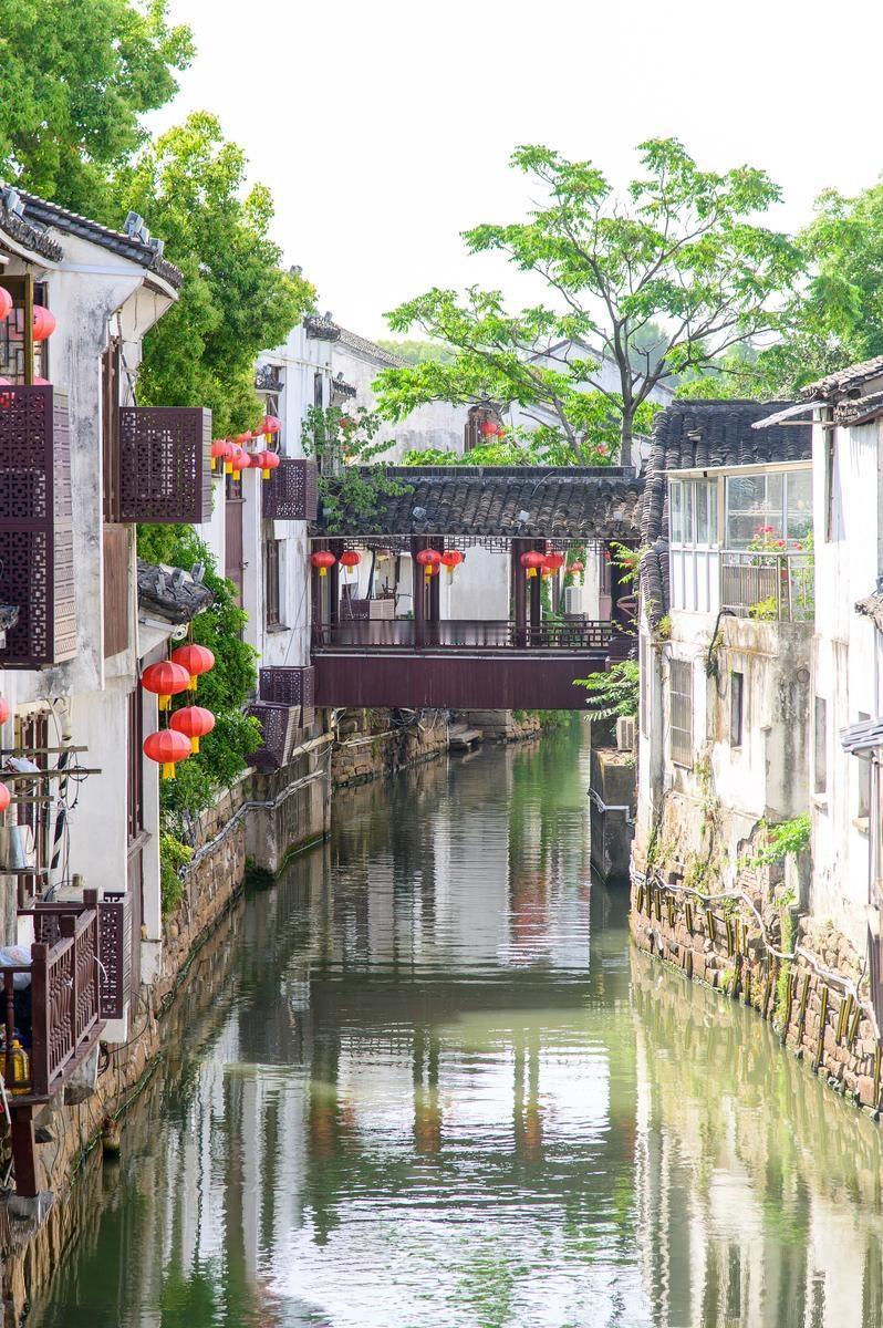 来到苏州，随处都能见到古朴的水乡古建筑，但很少有人知道，苏州藏着两座独一无二的千