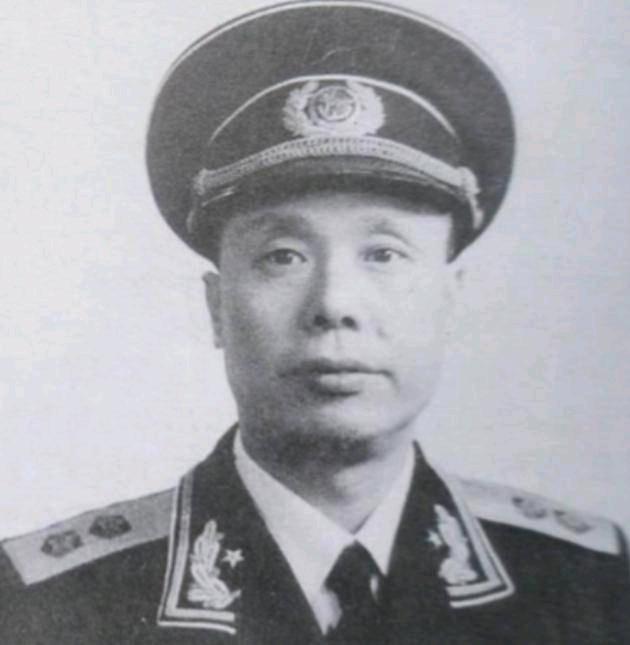 1943年，新四军团长饶守坤设伏桂子山，枪声一响却发觉不对劲：敌人怎么这么多。