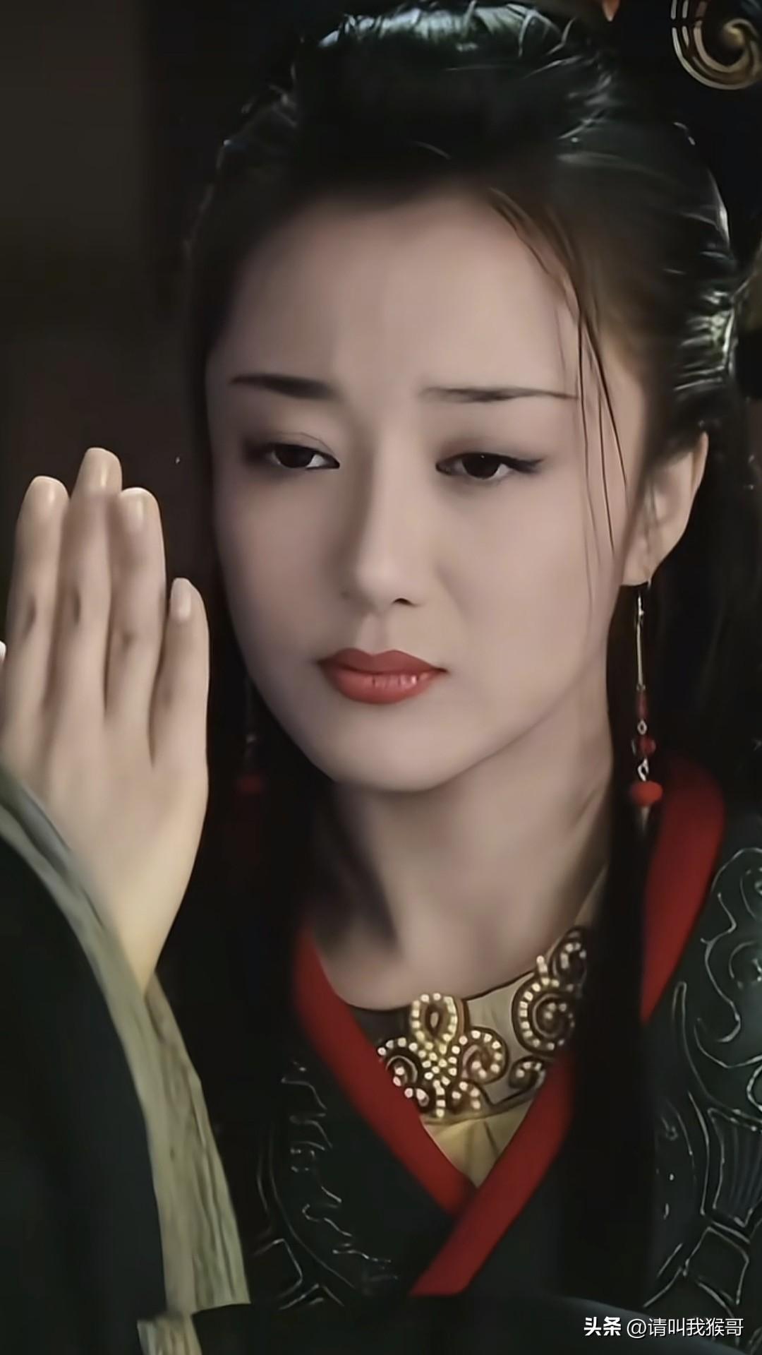 最近李依晓饰演虞姬的这个《遮面舞》火了，这个舞蹈最难模仿的不是舞姿，而是抖音上没