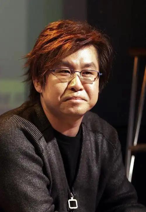 匆匆忙忙连滚带爬，以为自己是残疾人，大家都会帮他说话，结果他忘了有监控这个高科技