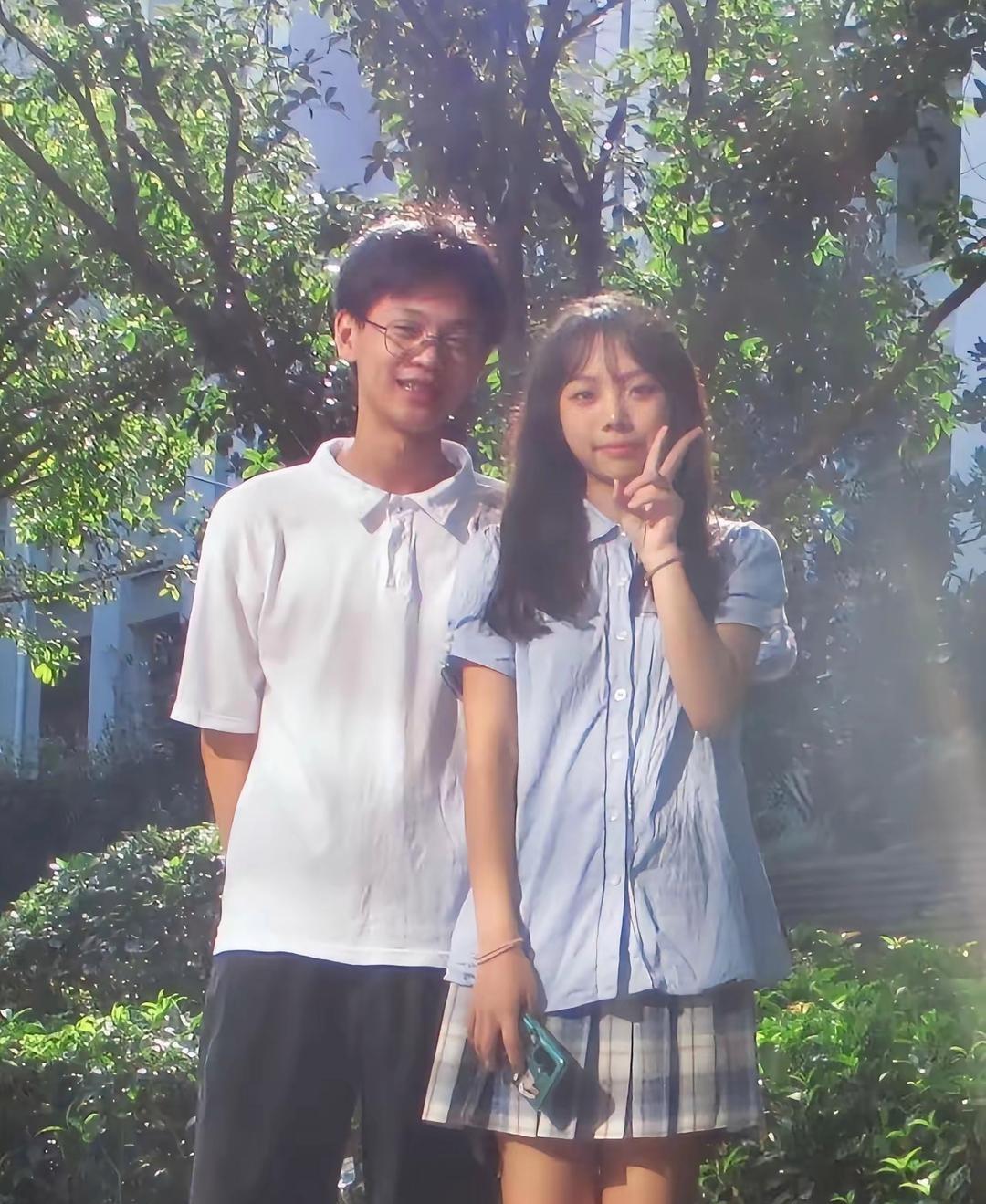 17岁就在一起了，现在都22岁了。