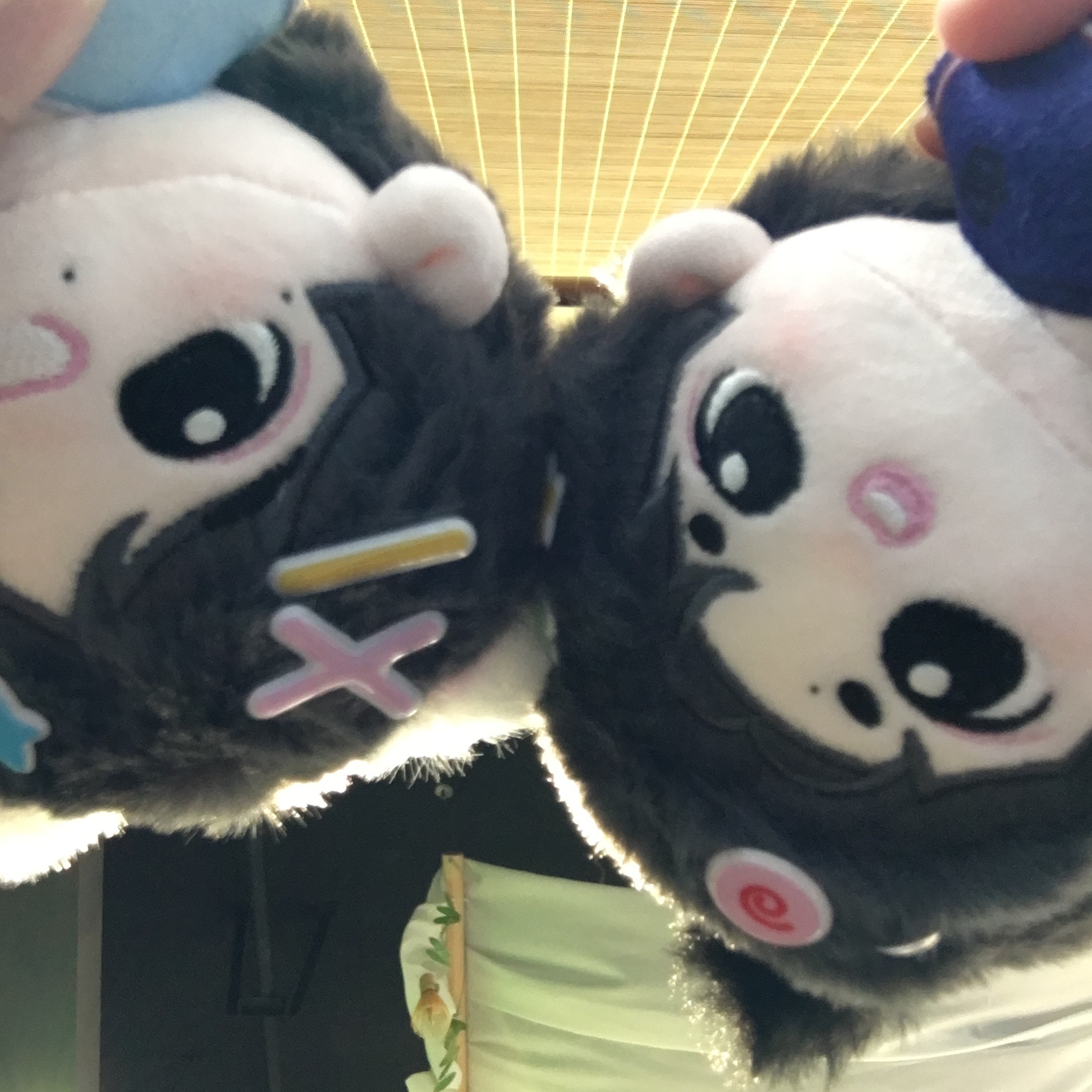 无语了 怎么会有那么可爱的两个宝宝呢 ​​​