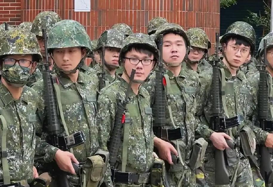 近日，台“中研院”发布的民调称:台湾岛内年轻族群愿“为台而战”的比例高达88%！