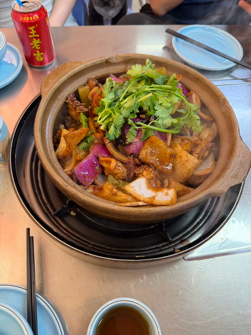 胡须佬真的很好吃，以前都没吃过，所以这种敢开到凌晨4点的店都是有点东西的 