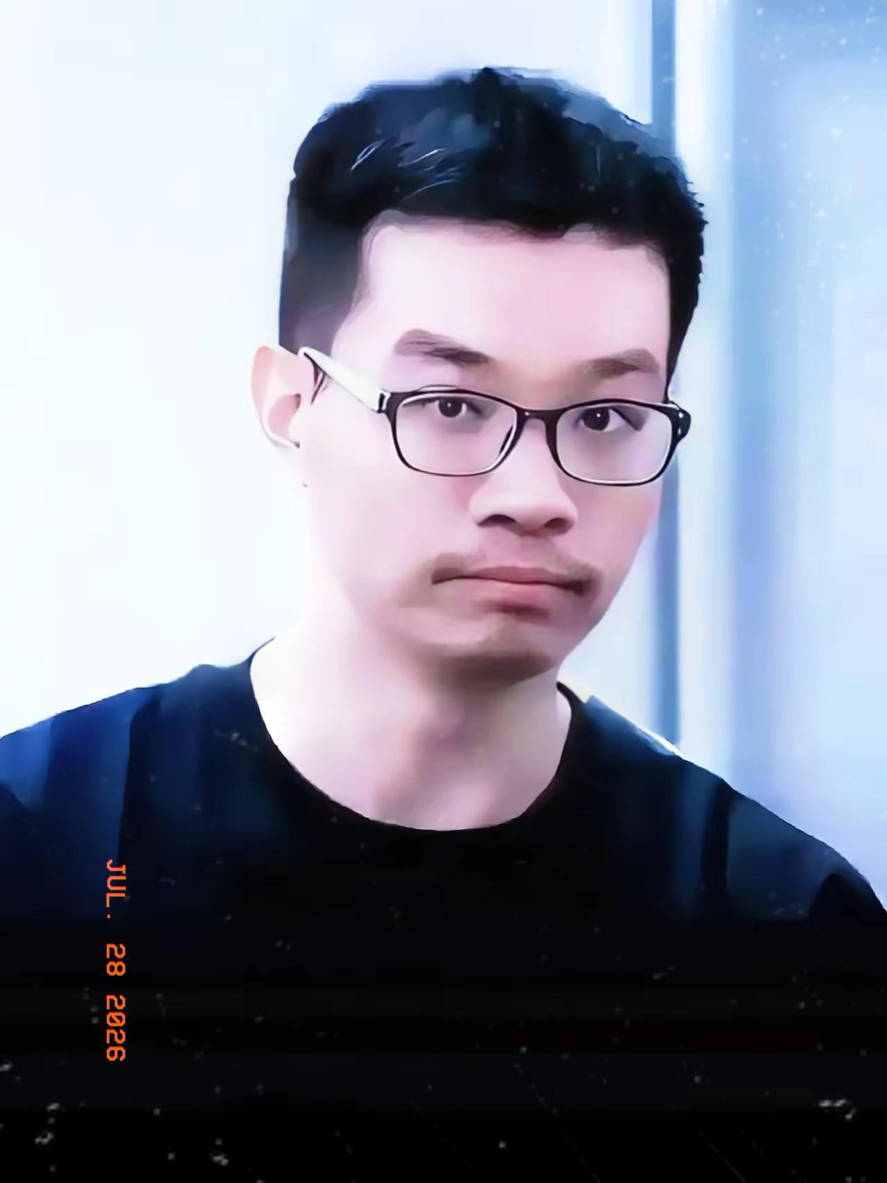 谁能料到，一场惬意的海外度假，转眼间会沦为一场难以脱身的困局。
不久前，徐泽伟还