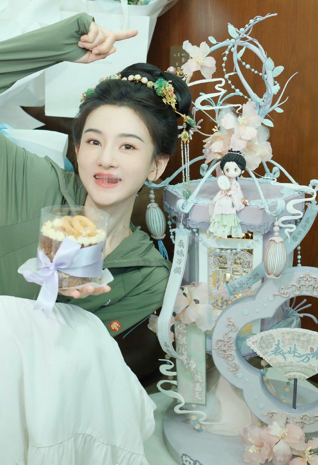 宋祖儿《表妹万福》甄嘉芙妆造图，可爱灵动，这波真的是熹妃回宫了[666] ​​​