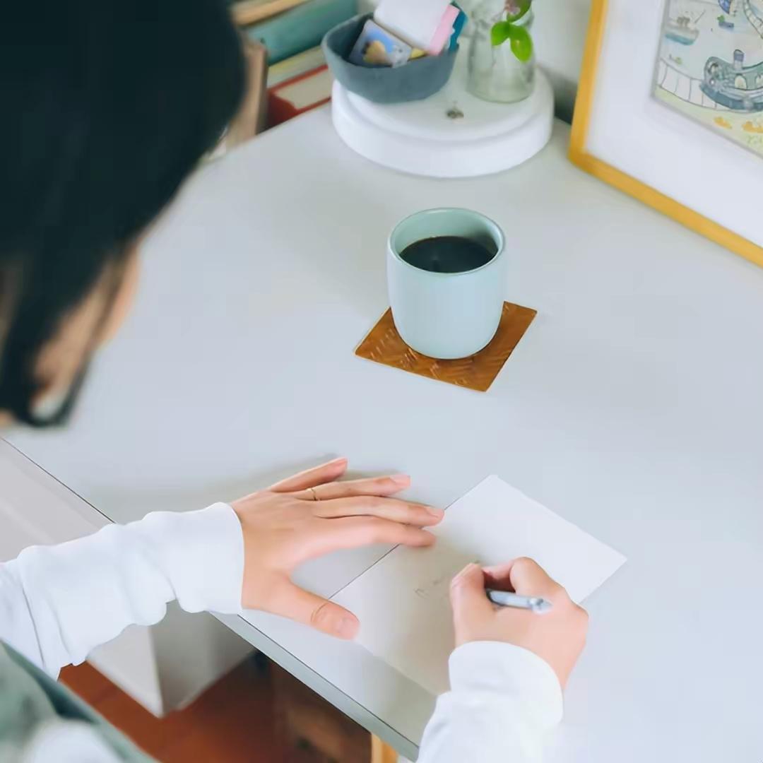我们每个人体验到的世界，归根结底是我们头脑状态的产物。我们的观念、思想的投射行程