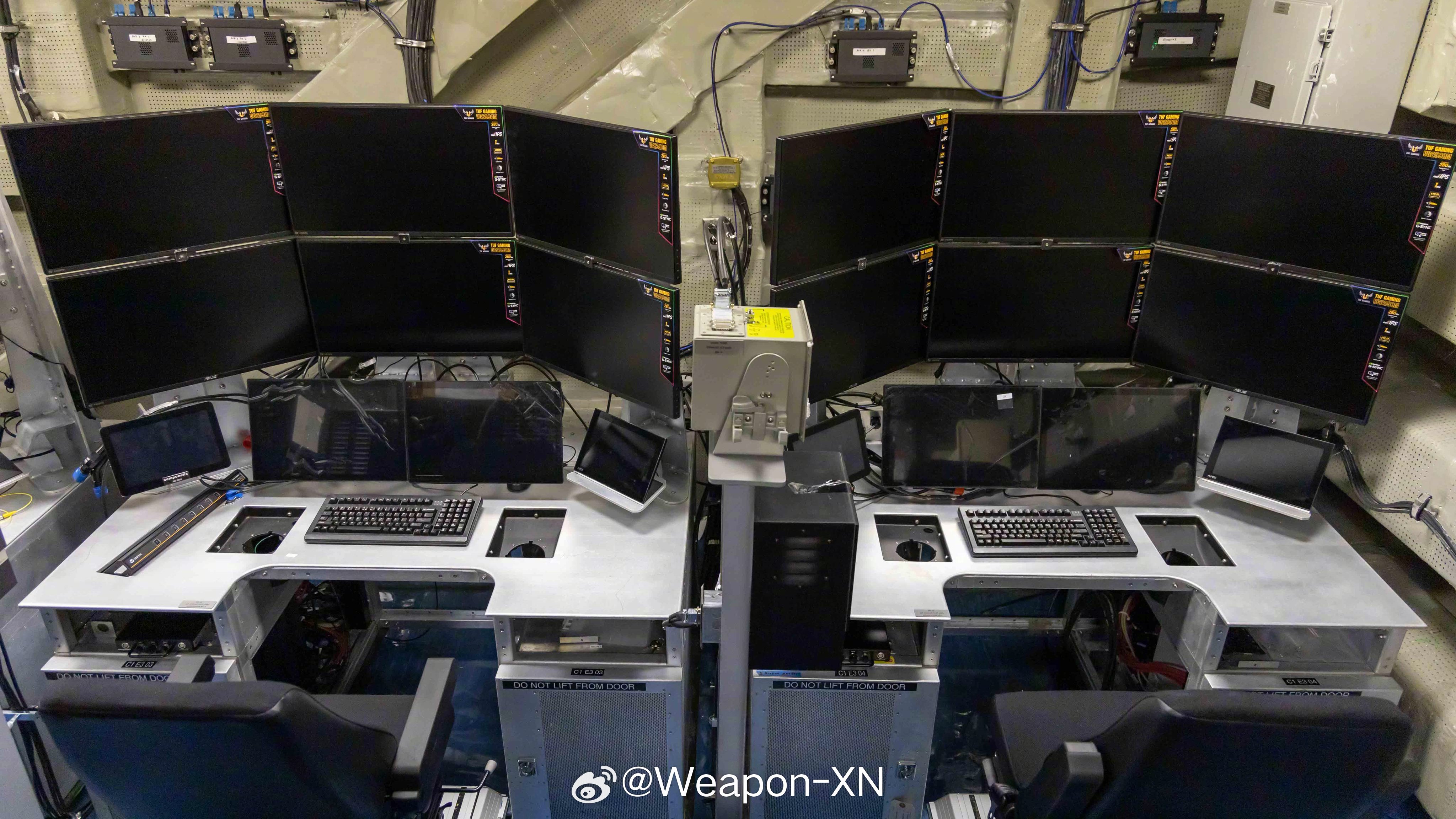 #兵器影像[超话]# 美国海军 CVN 77 “布什”号航母的第一个无人空战中心