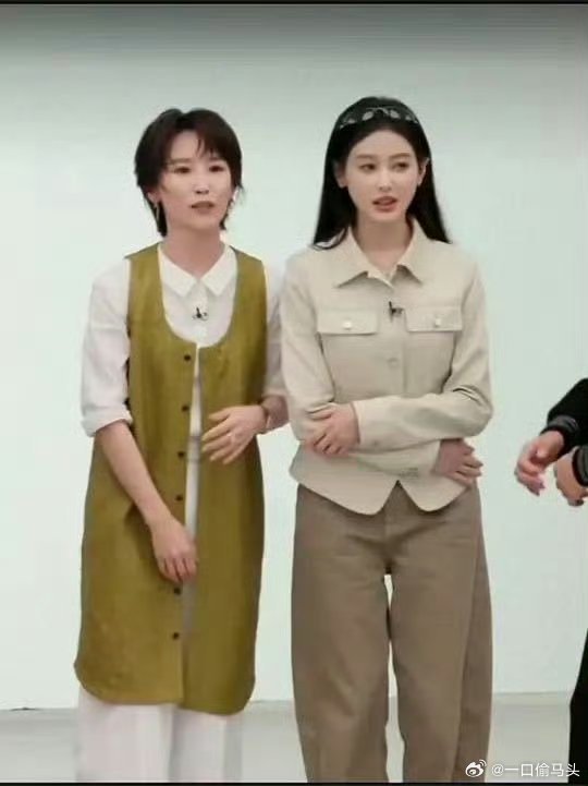 三宝送考吴京张若昀在哪姐夫团卷起来了。吴京、张若昀速速集合，亲友团必须支棱起来，