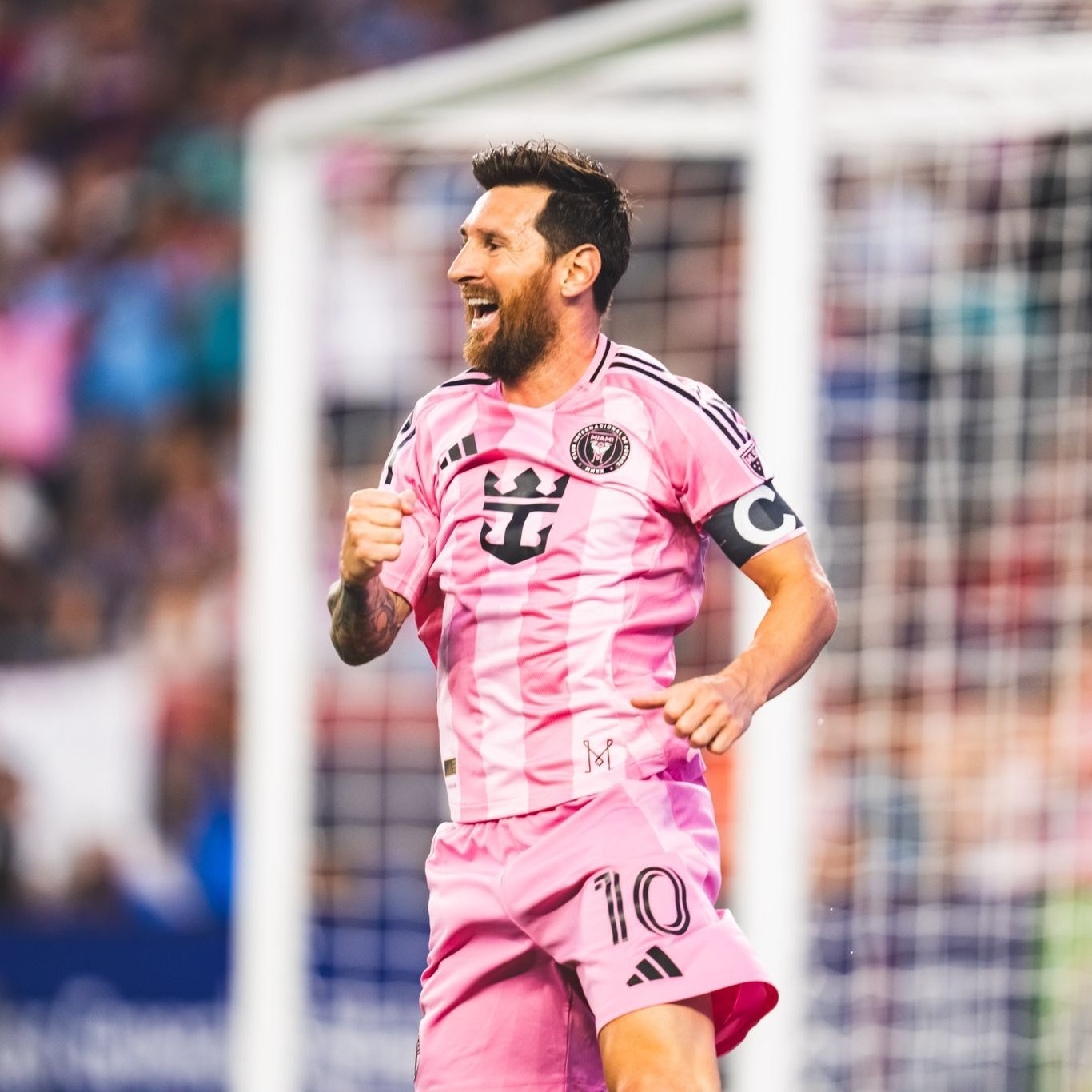 迈阿密国际官推：🐐🤯⬇️蒙特利尔: ⚽⚽哥伦布：⚽⚽蒙特利尔： ⚽⚽⚽新英格