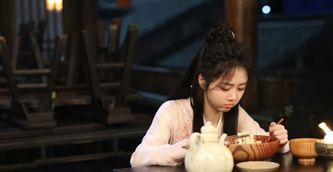 学到了，只要哭了谭松韵就会请我吃面，那我现在哭一个