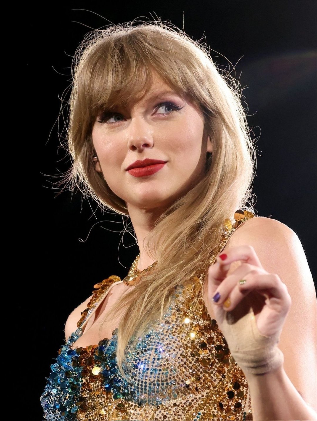 在各国专辑榜上拥有冠专最多的女歌手：🇺🇸美国：Taylor Swift🇬?