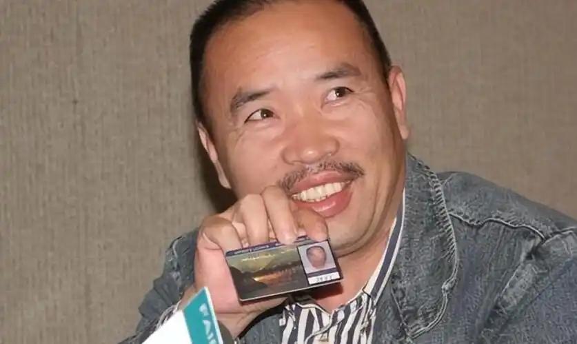 1999年，专案组抓捕赖昌星，没想到有人做内鬼通知赖昌星逃到加拿大，经排查，这个