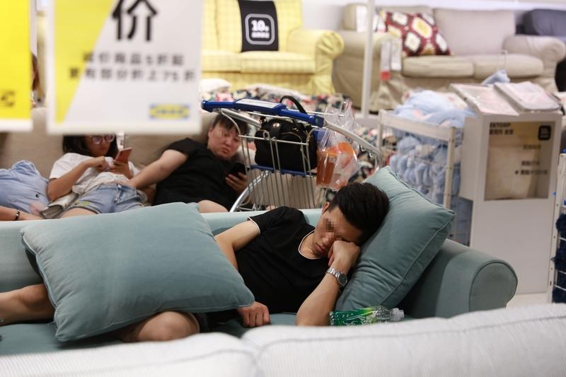 你现在每天能睡够7小时吗 现在每天能睡够7小时？太难了！就我自己来说，白天忙工作